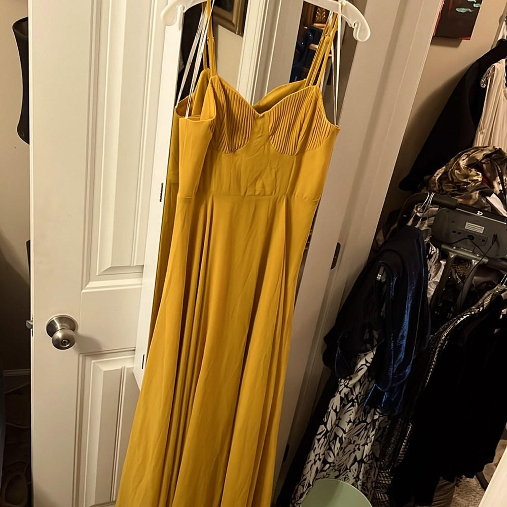 Lulus size medium Mustard color adjustable straps NWT chiffon gown